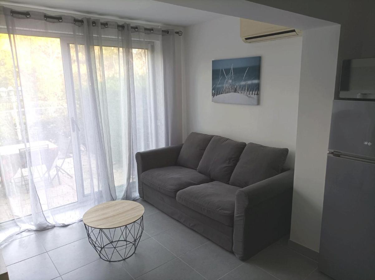 Charmant Studio Dans La Residence Haut Du Golf Saint-Raphaël Eksteriør bilde